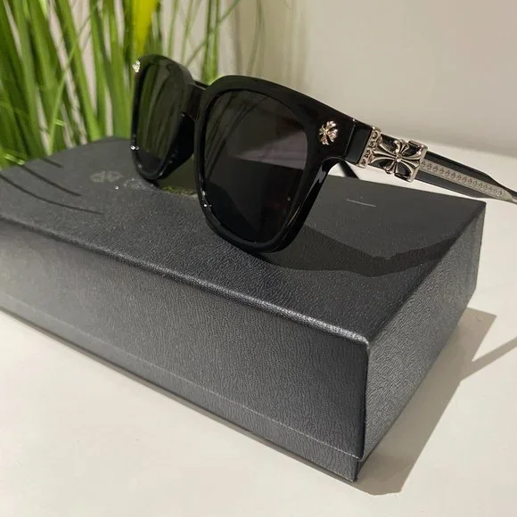 Chrome hearts classical sunglasses chic